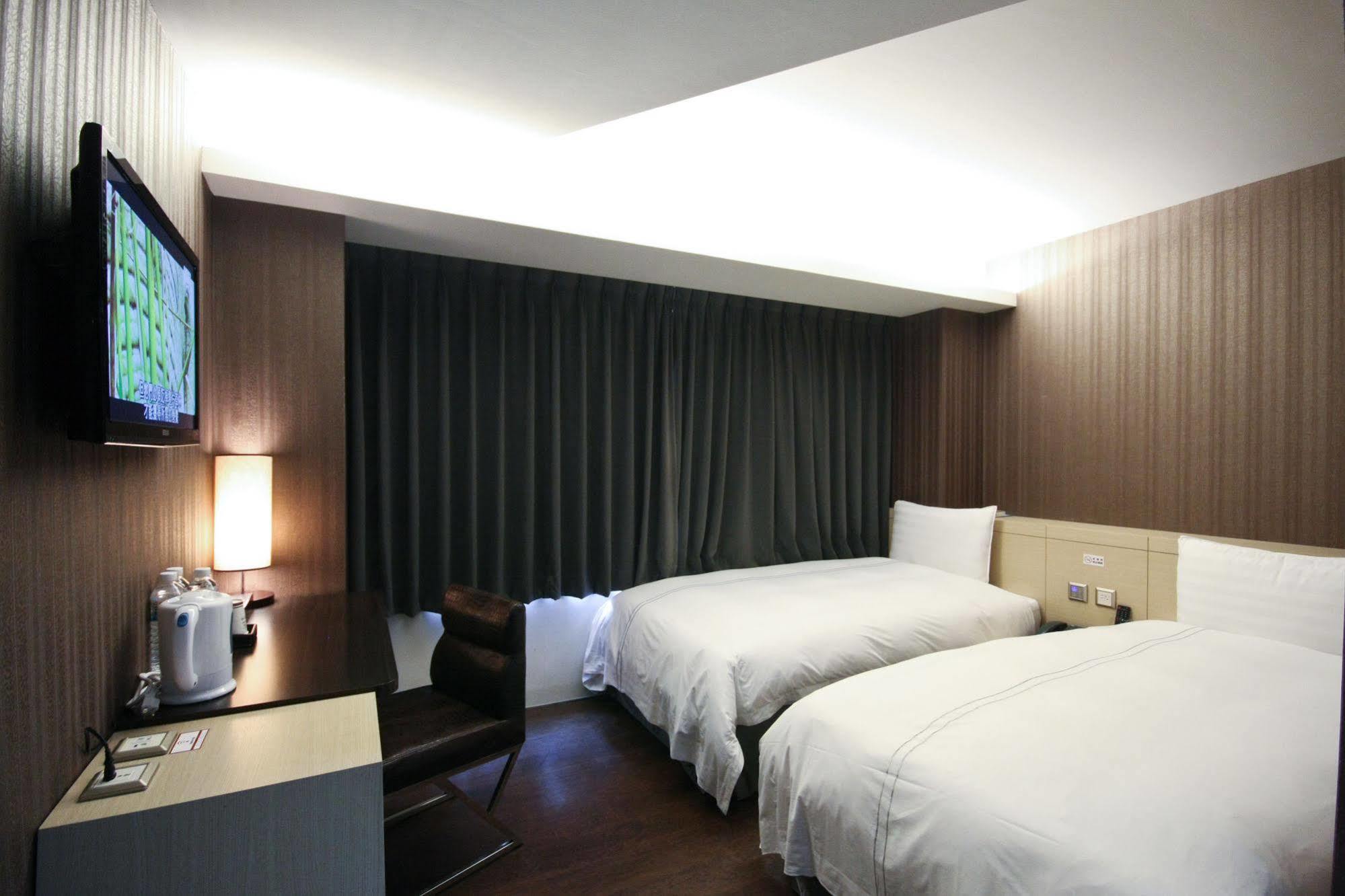 Talmud Business Hotel - Zhongshan Тайджун Екстериор снимка