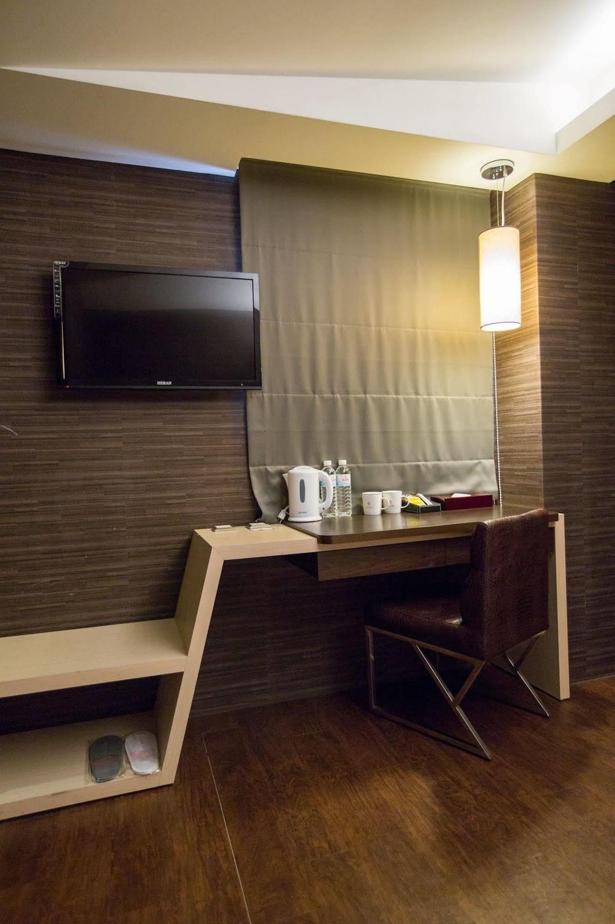 Talmud Business Hotel - Zhongshan Тайджун Екстериор снимка