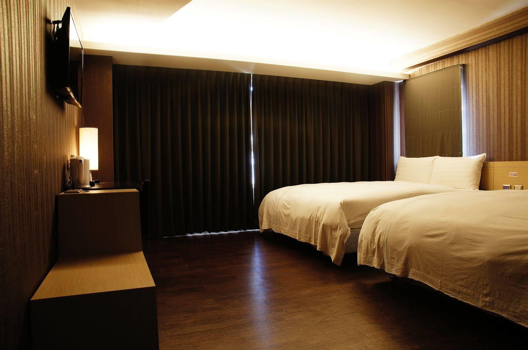 Talmud Business Hotel - Zhongshan Тайджун Екстериор снимка