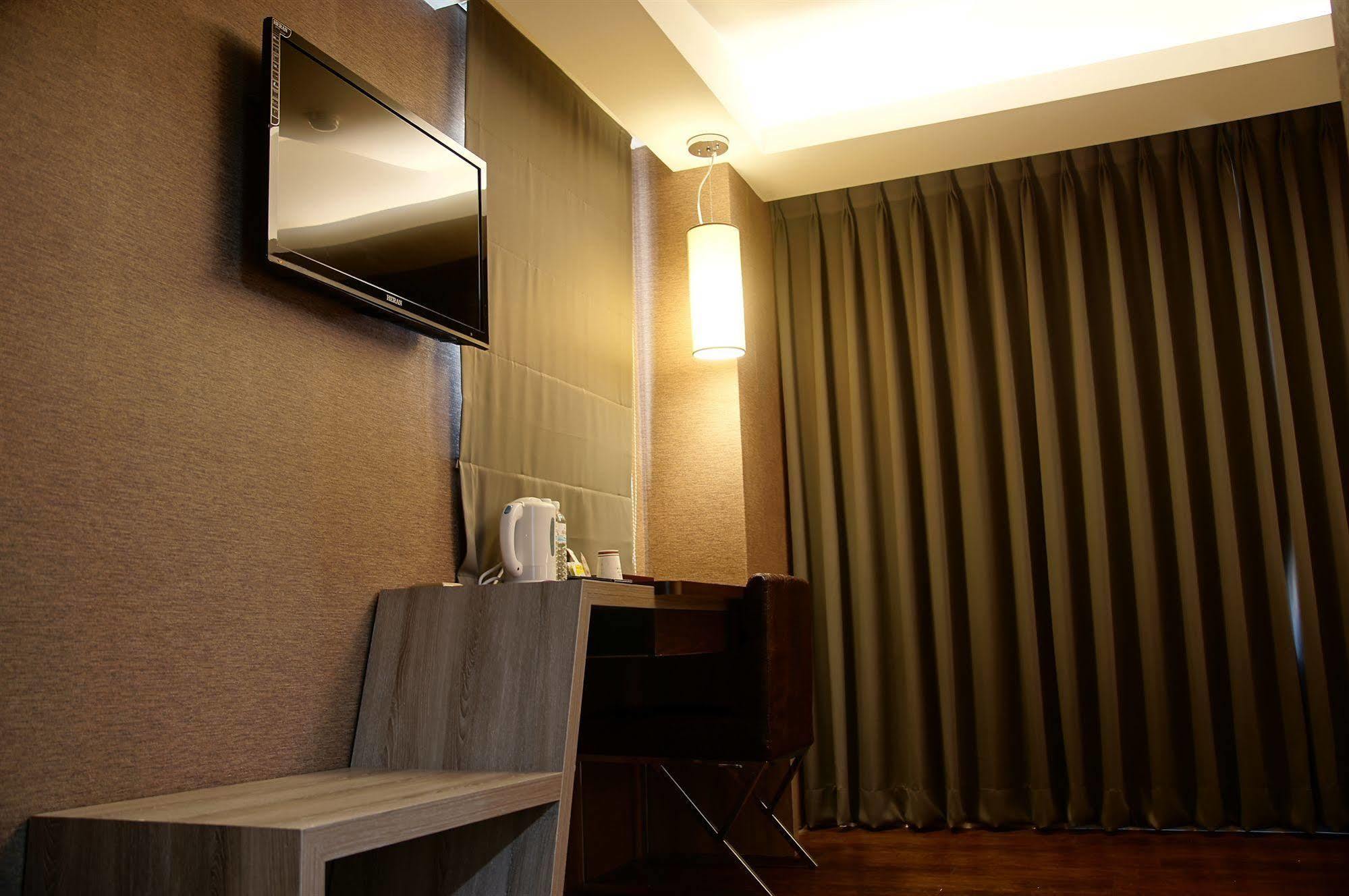 Talmud Business Hotel - Zhongshan Тайджун Екстериор снимка